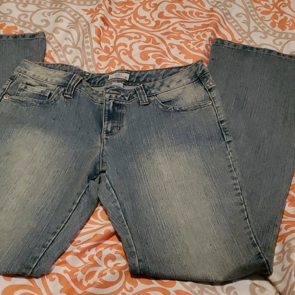 Jeans - Picture 2 of 3